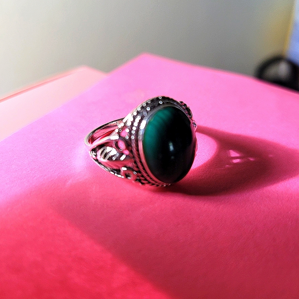 Aeravida Kidny Stone Ring